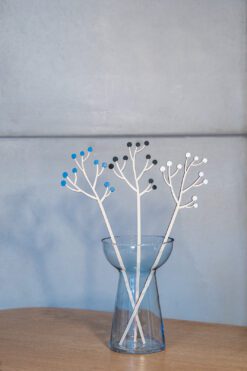 Eesti puidust lilled sinine must ja valge